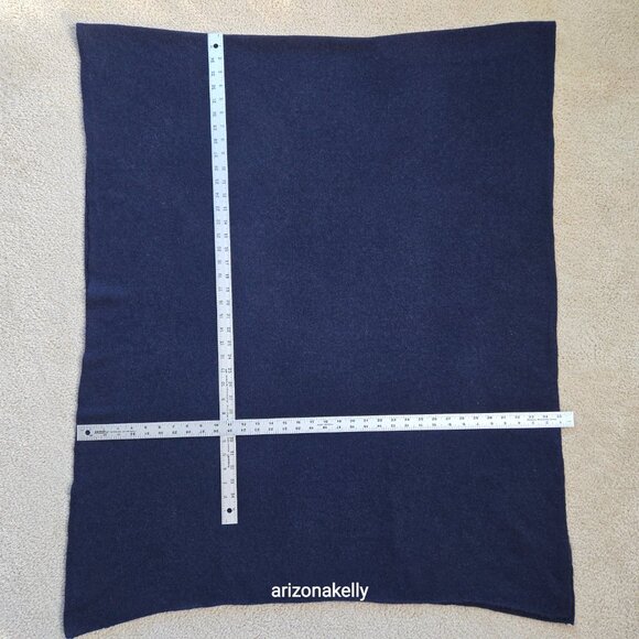 C by Bloomingdales NAVY Cashmere Wrap Scarf PRICE FIRM - Picture 3 of 9